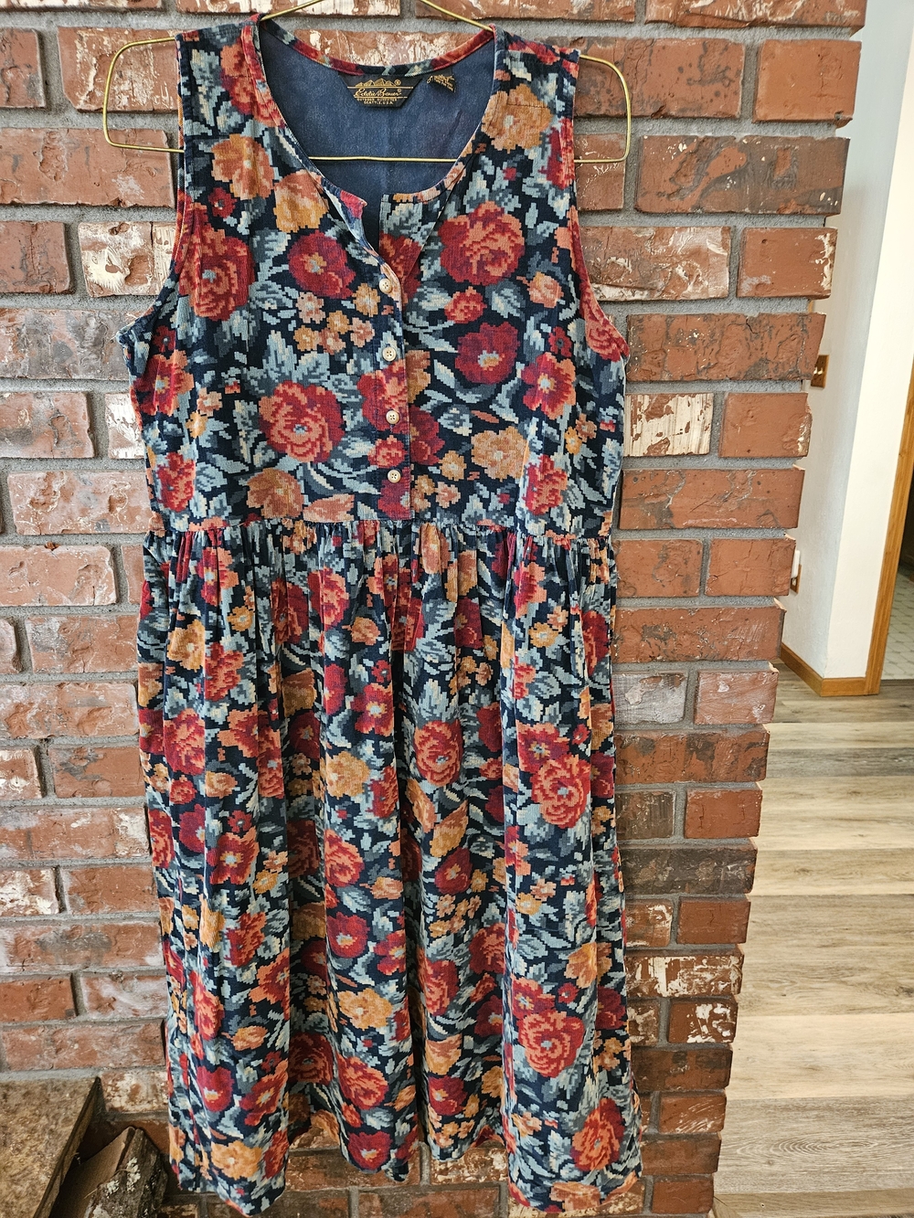 Vtg Eddie Bauer Sleeveless Floral Maxi Dress in Navy with Red & Gold Flowers